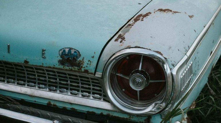 Sell Your Old Car for Cash: Do’s and Don’ts
